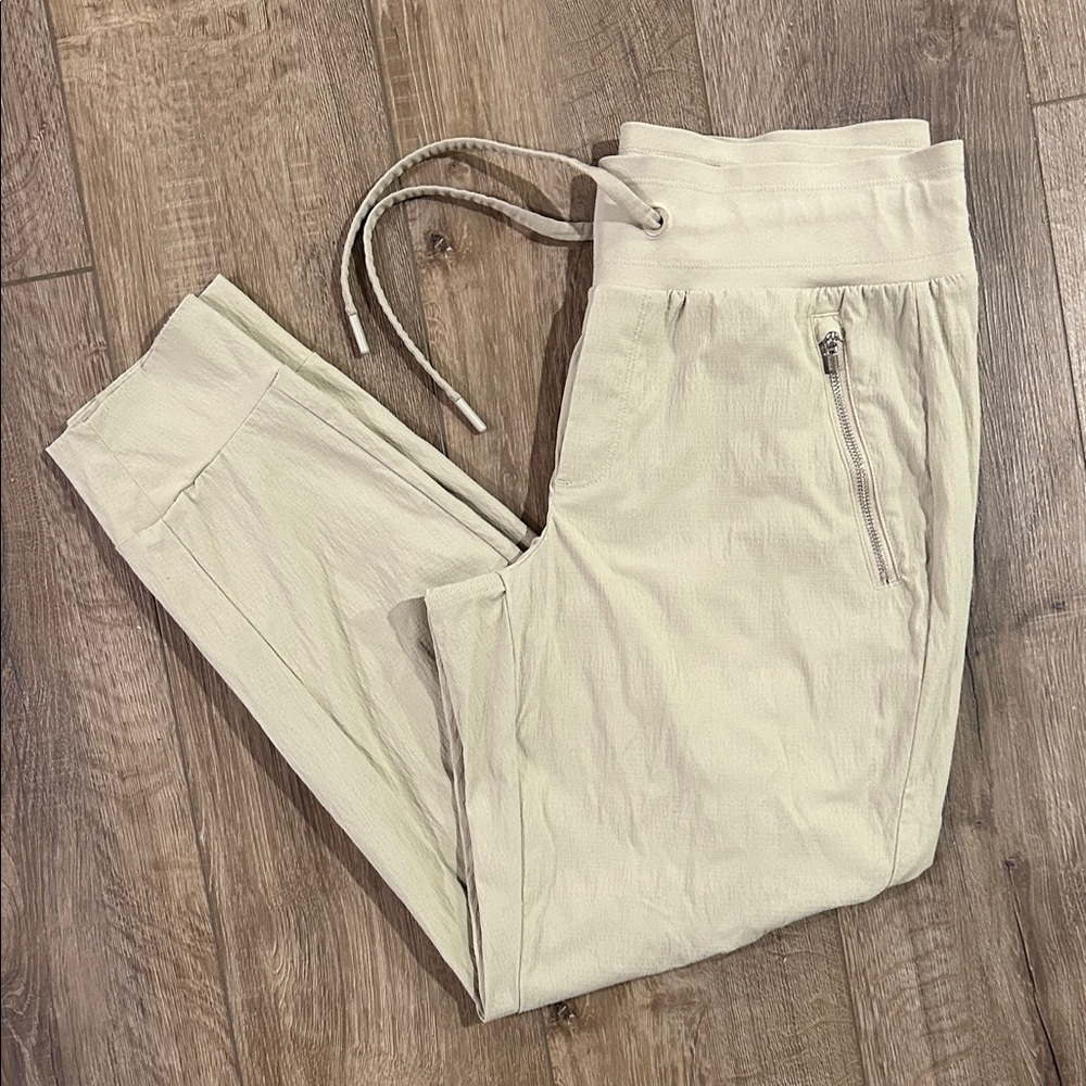 Like new - ATHLETA Trekkie North Jogger Pants in Tan - Picture 2 of 15